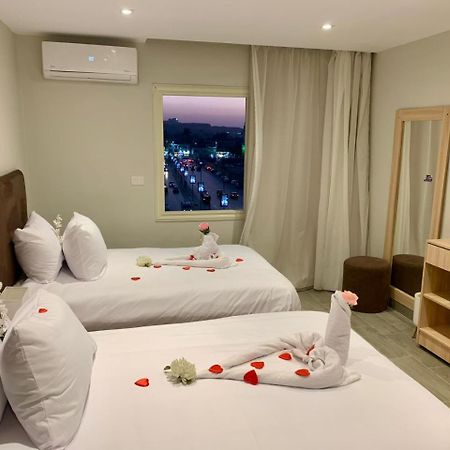 Khufu Pyramids Inn Nazlet el-Sîsi Esterno foto