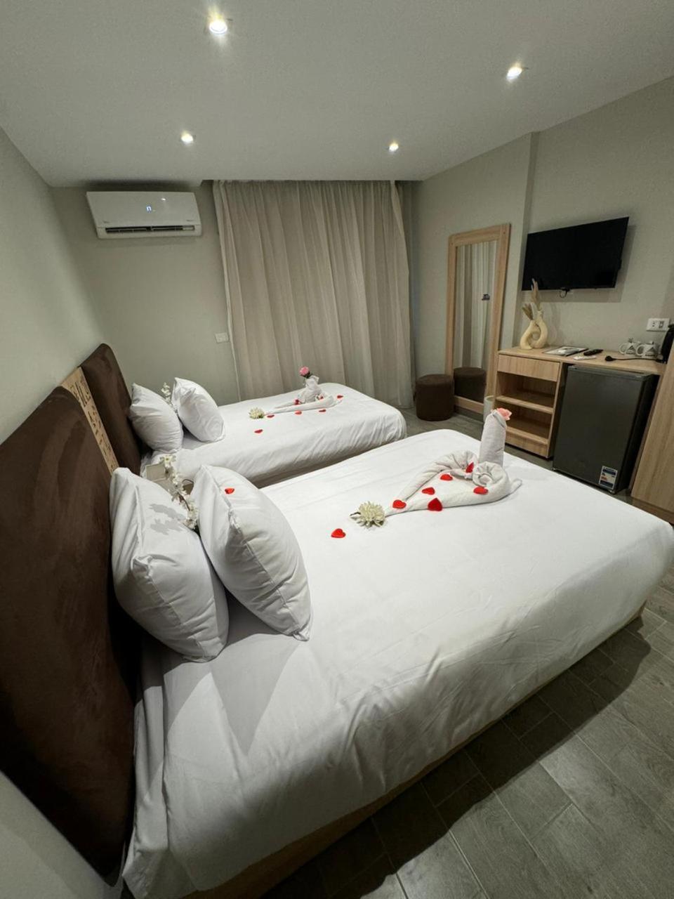 Khufu Pyramids Inn Nazlet el-Sîsi Esterno foto