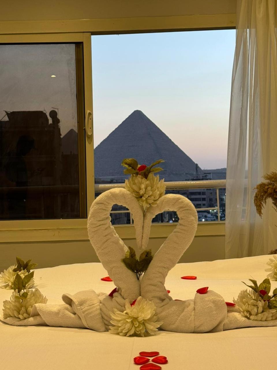 Khufu Pyramids Inn Nazlet el-Sîsi Esterno foto