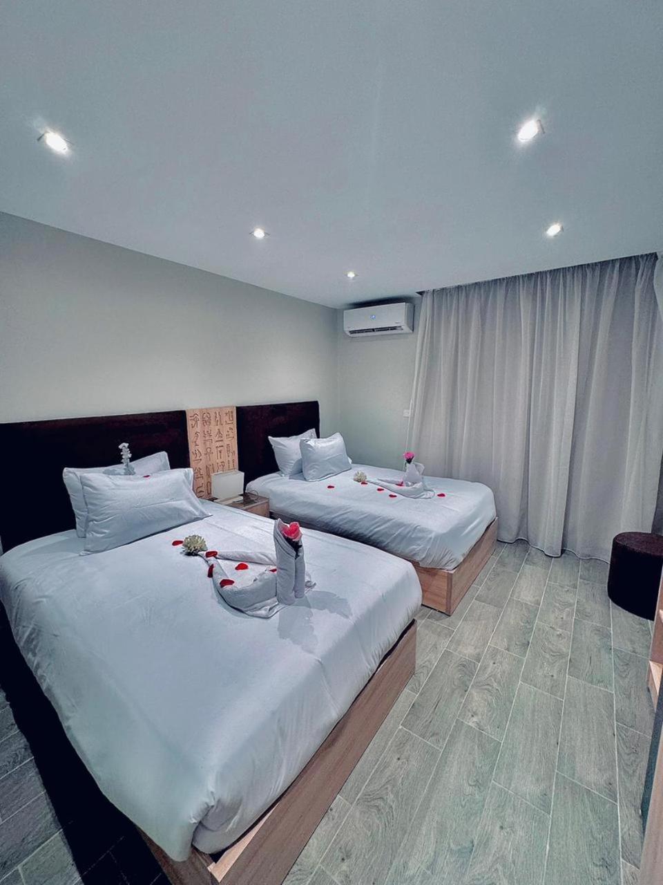 Khufu Pyramids Inn Nazlet el-Sîsi Esterno foto